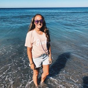 Meet your Posher, Elizabeth